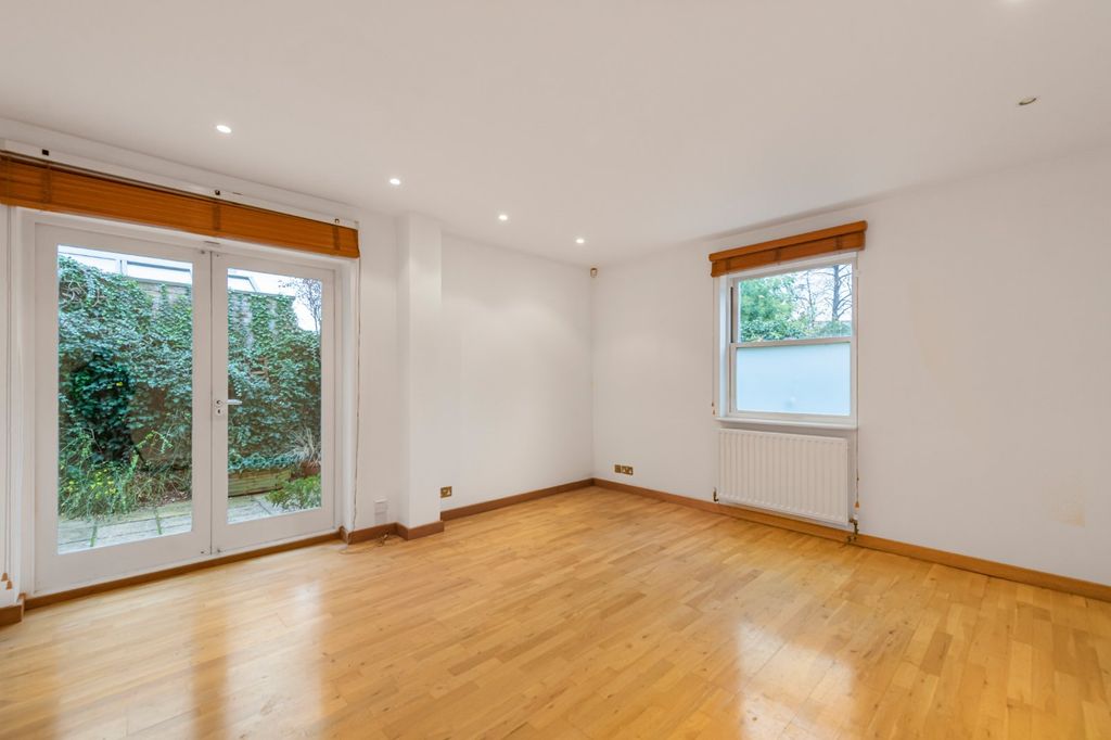 Property photo 2 of 12 Picture No. 23