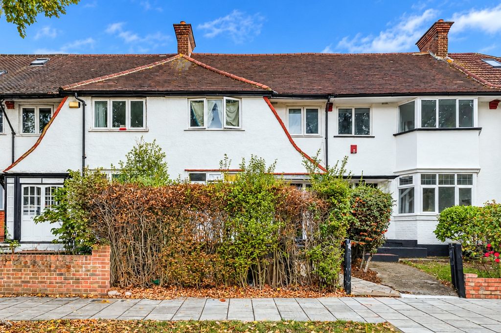 Property photo 1 of 32