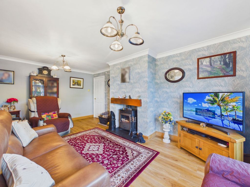 Property photo 2 of 25