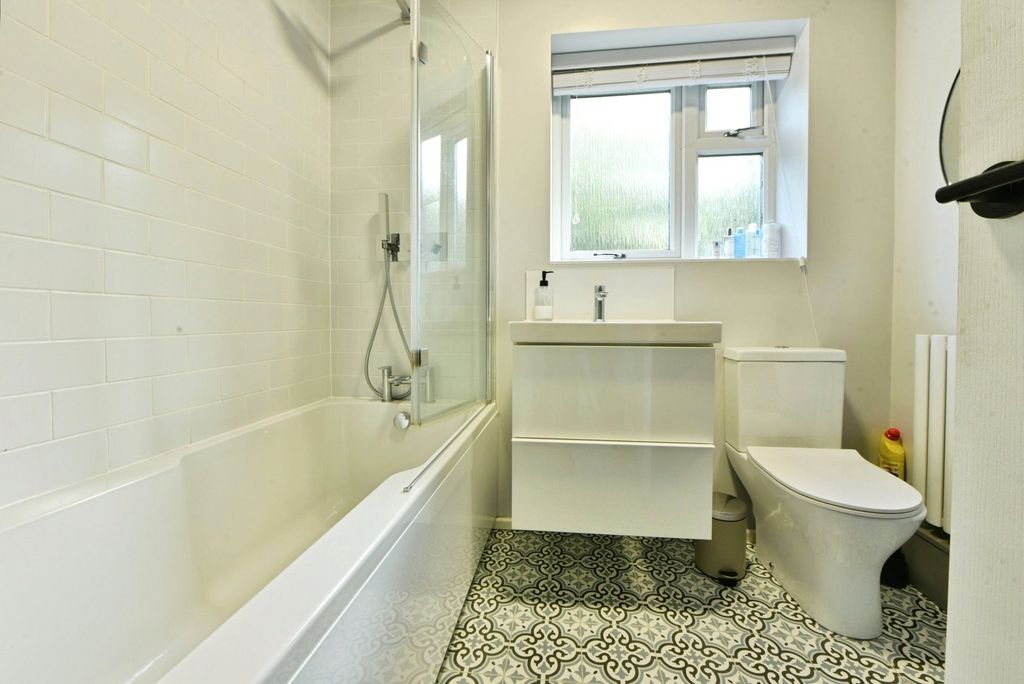 Property photo 3 of 16 Photo