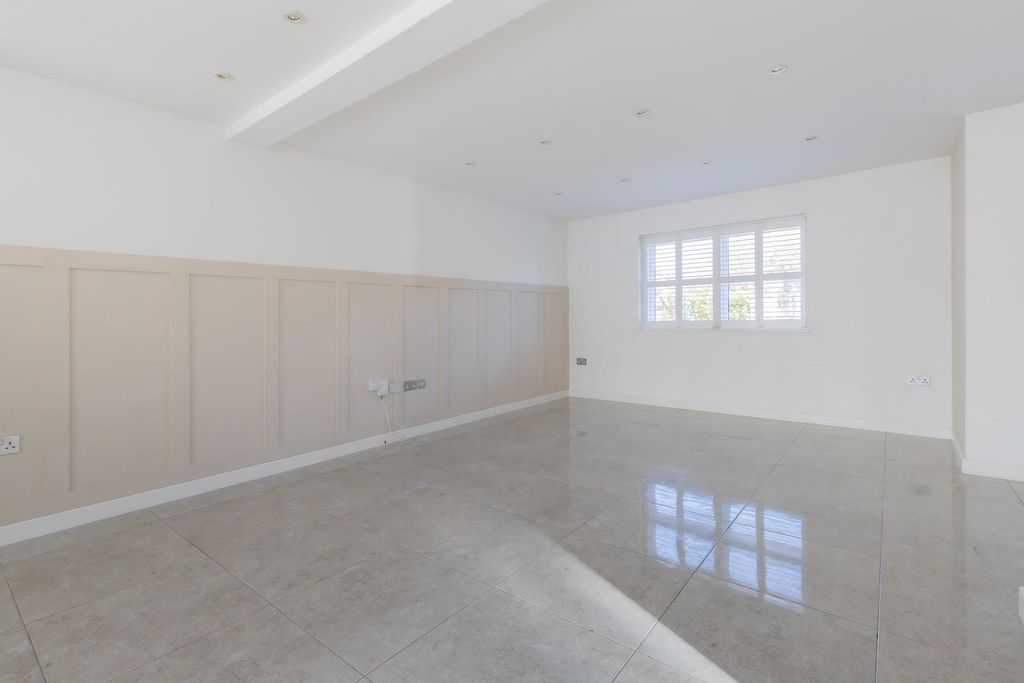 Property photo 3 of 33 Washbourne Cottage (2 Of 30).Jpg