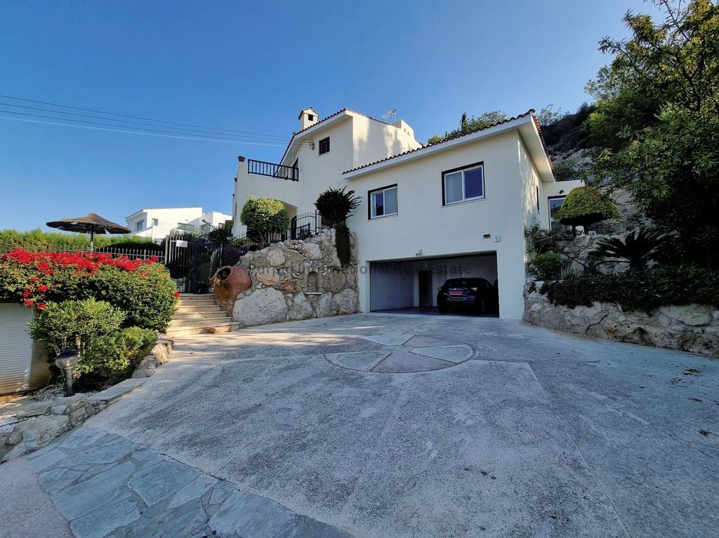 Property photo 1 of 40