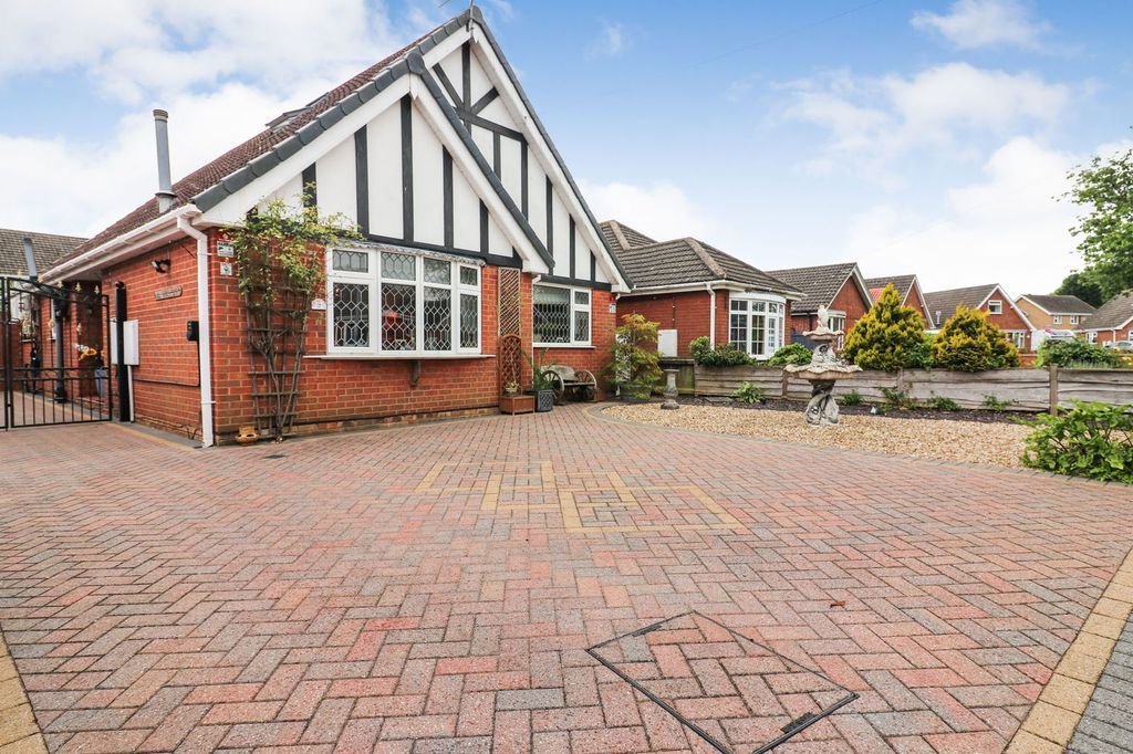 Property photo 3 of 48