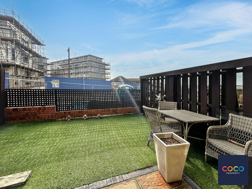 Property photo 2 of 22 Garden