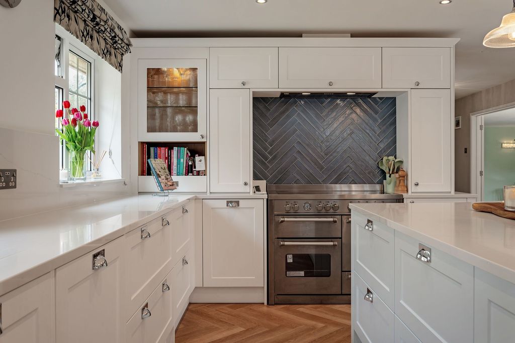 Property photo 3 of 21 Kitchen