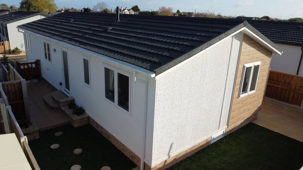 Property photo 3 of 20