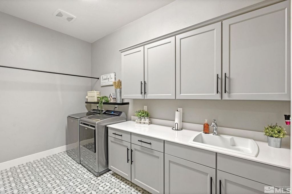 Property photo 2 of 3 <Alttext/>