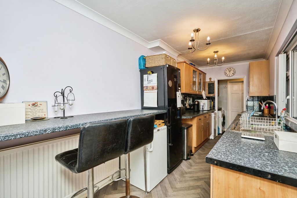 Property photo 2 of 12 Kitchen
