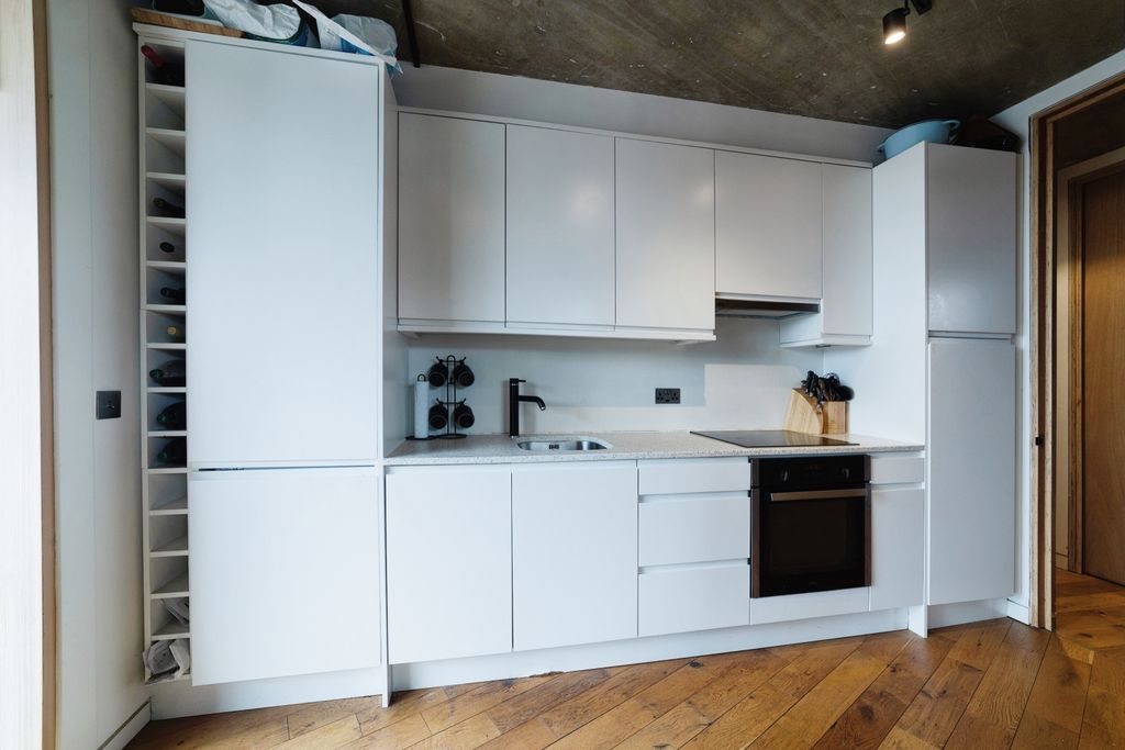 Property photo 2 of 11 2