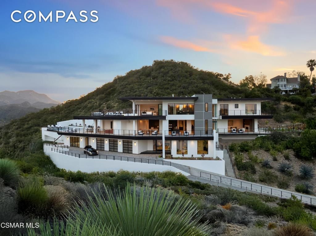 Property photo 2 of 63