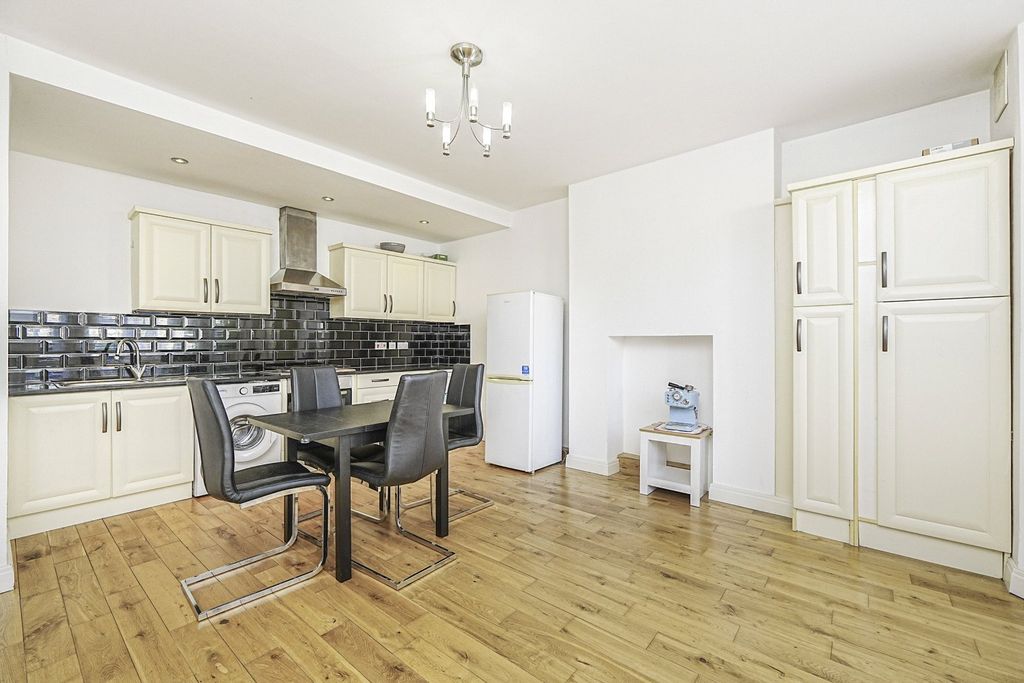 Property photo 3 of 13 Picture No. 16