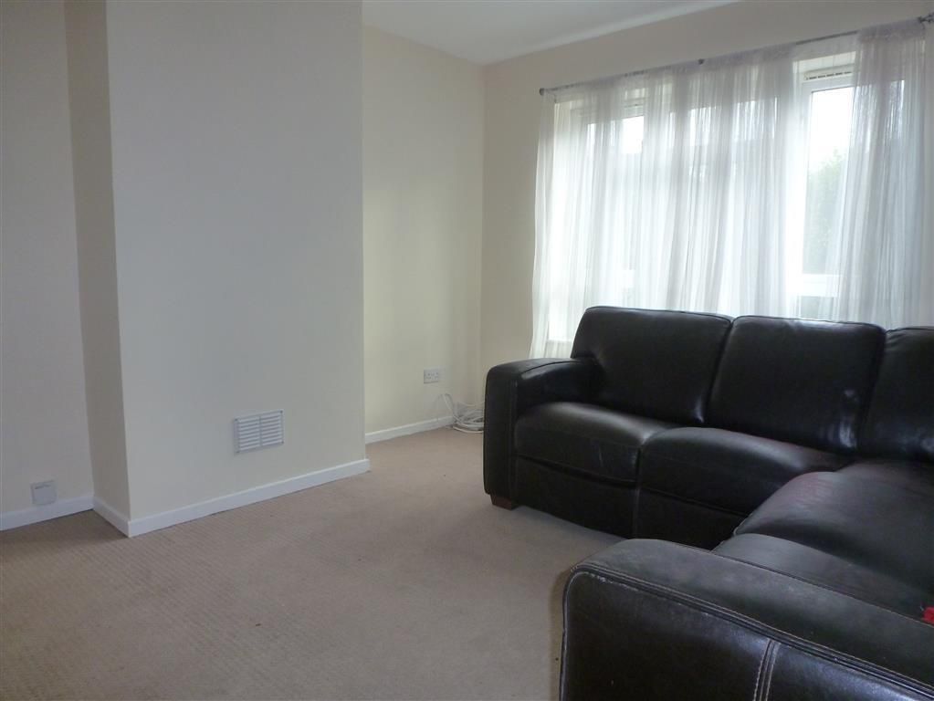 Property photo 3 of 10 Living Room