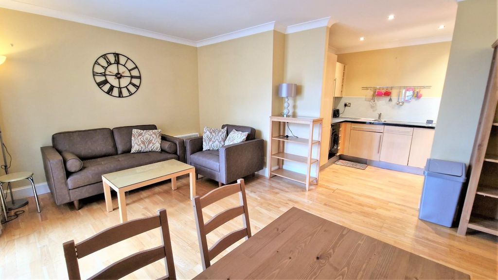 Property photo 3 of 10