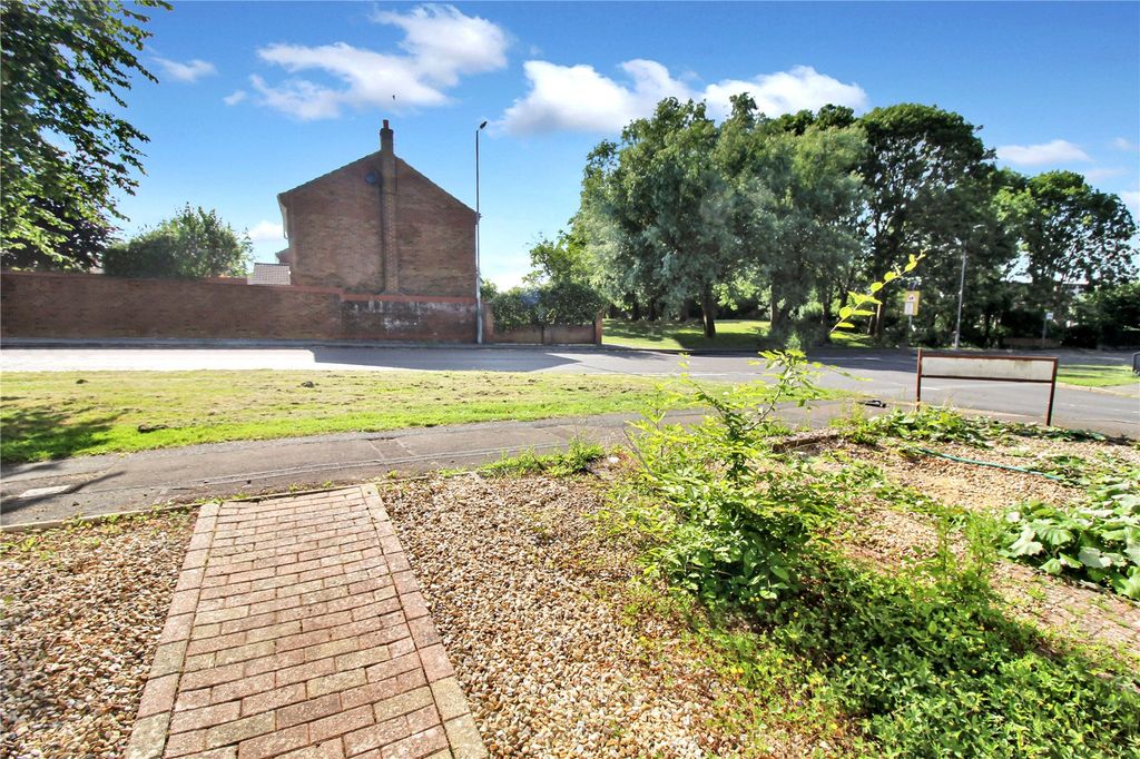 Property photo 2 of 12 Picture No. 13