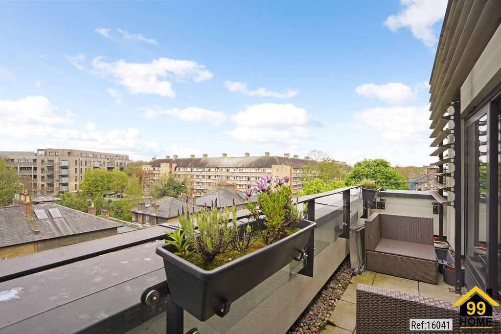 Property photo 3 of 17 Photo 2