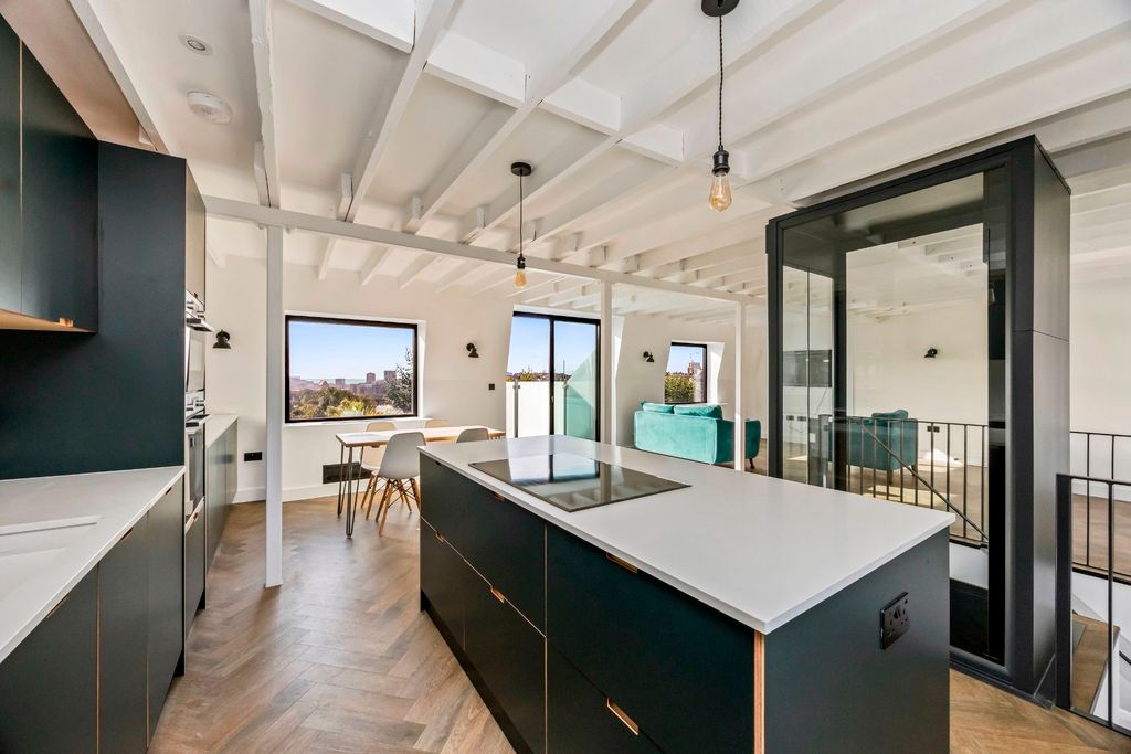 Property photo 1 of 27