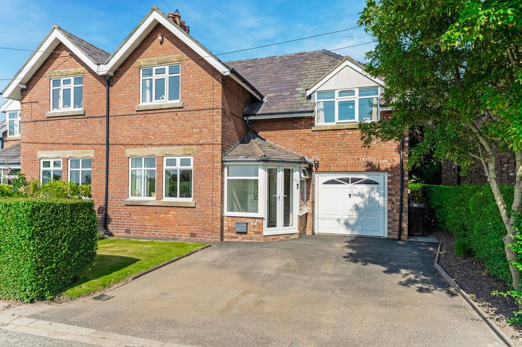 Property photo 1 of 44