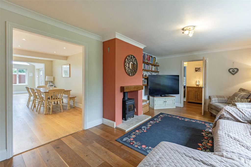 Property photo 2 of 14 Sitting Room