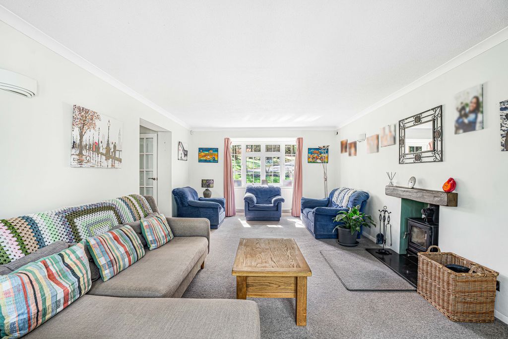 Property photo 2 of 28 Living Room