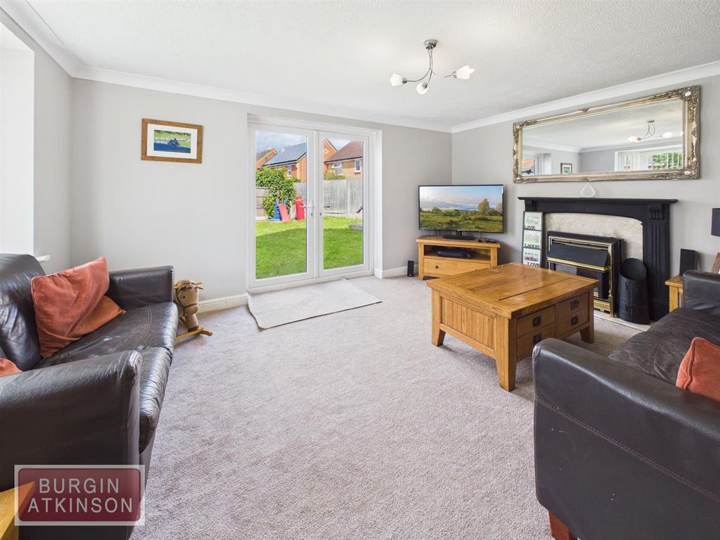 Property photo 3 of 25 Cam01619G0-Pr0201-Still006.Jpg