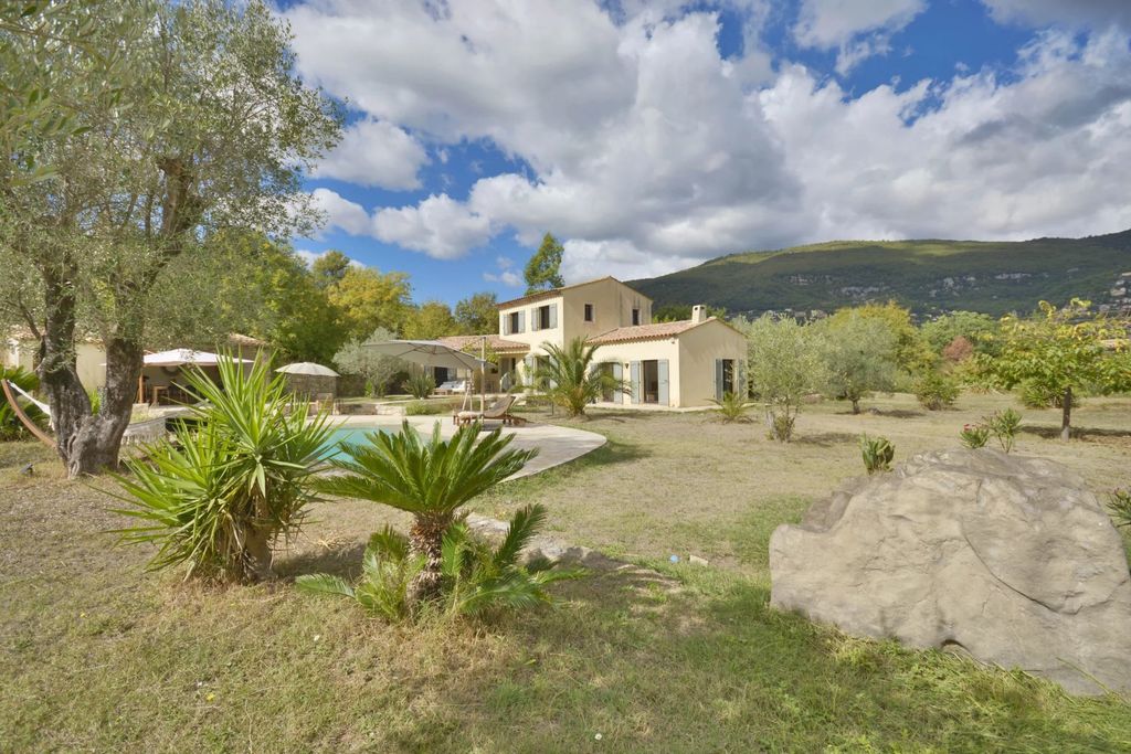 Property photo 3 of 27