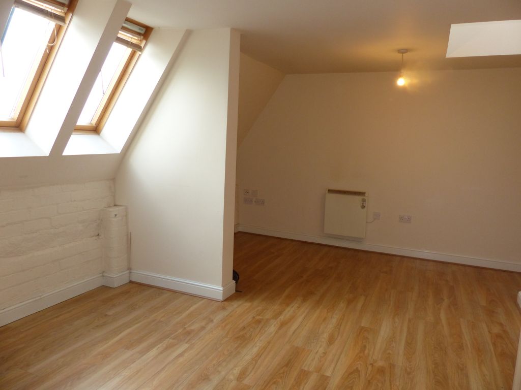 Property photo 2 of 6 Lounge