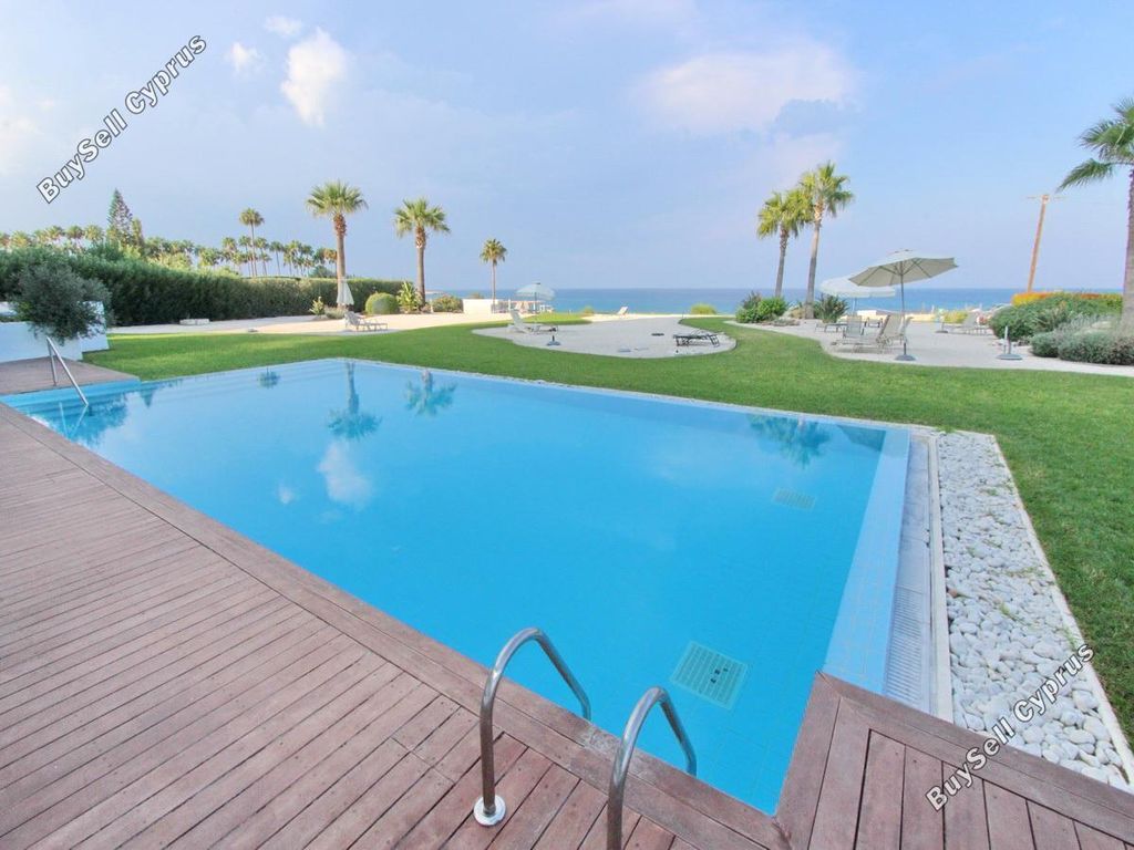 Property photo 2 of 25