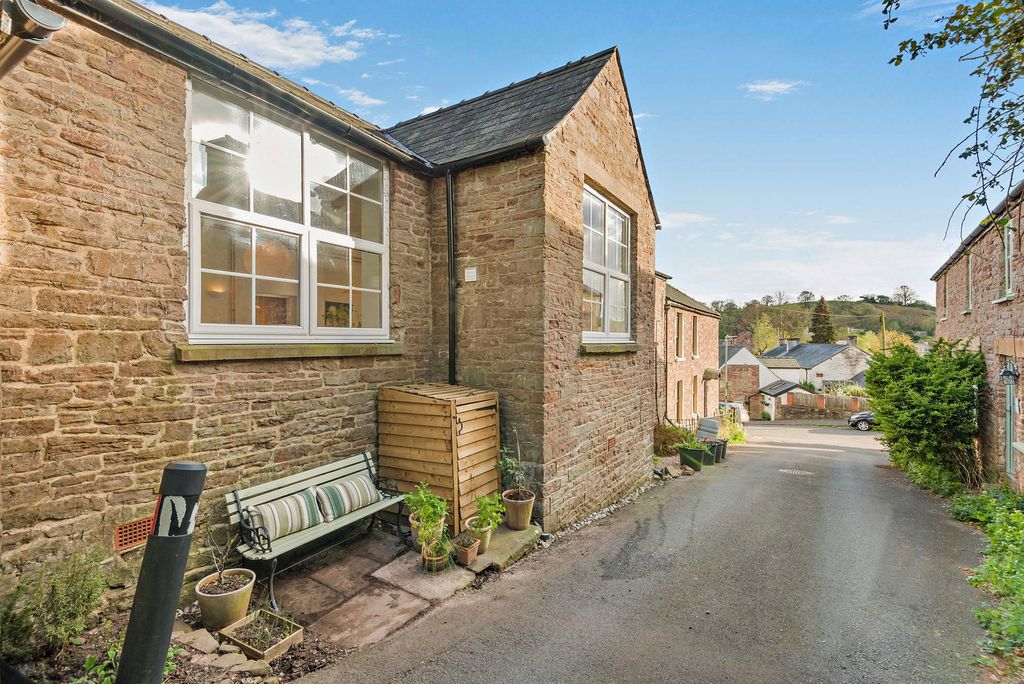 Property photo 2 of 18