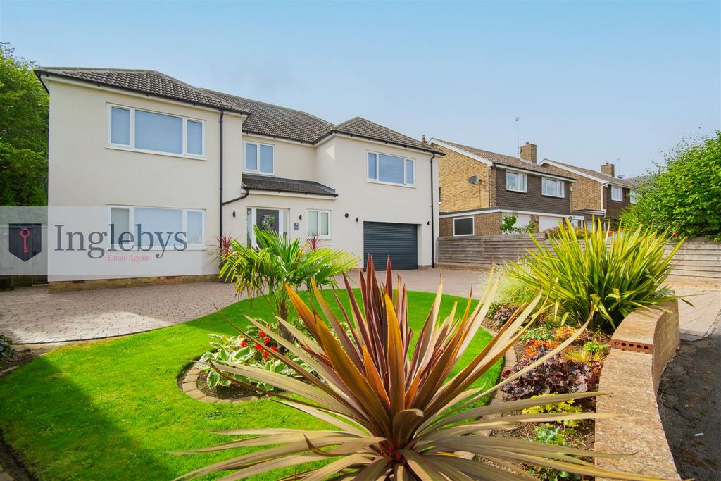 Property photo 1 of 60