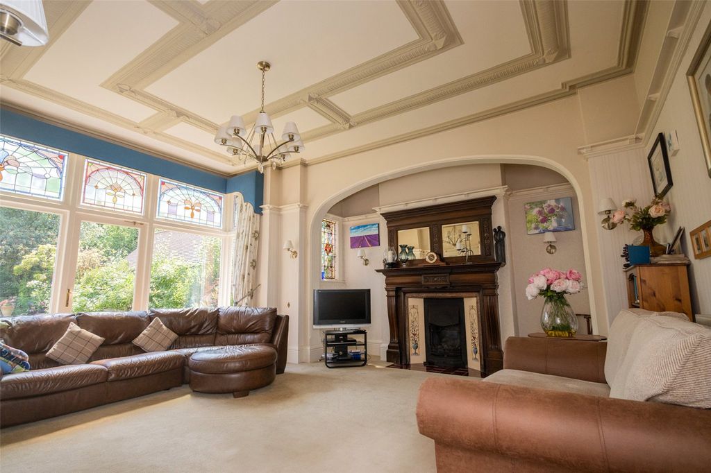 Property photo 2 of 58 Picture No. 48
