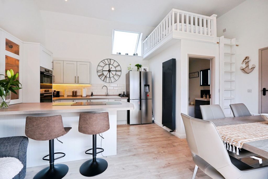 Property photo 2 of 26 Open Plan