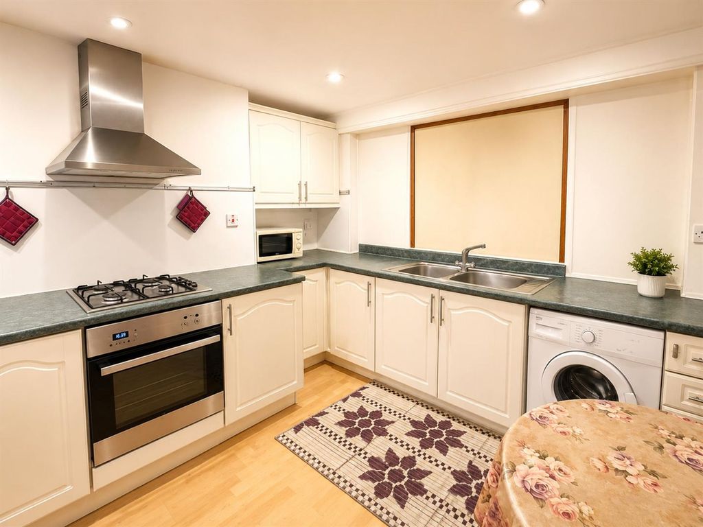 Property photo 2 of 5