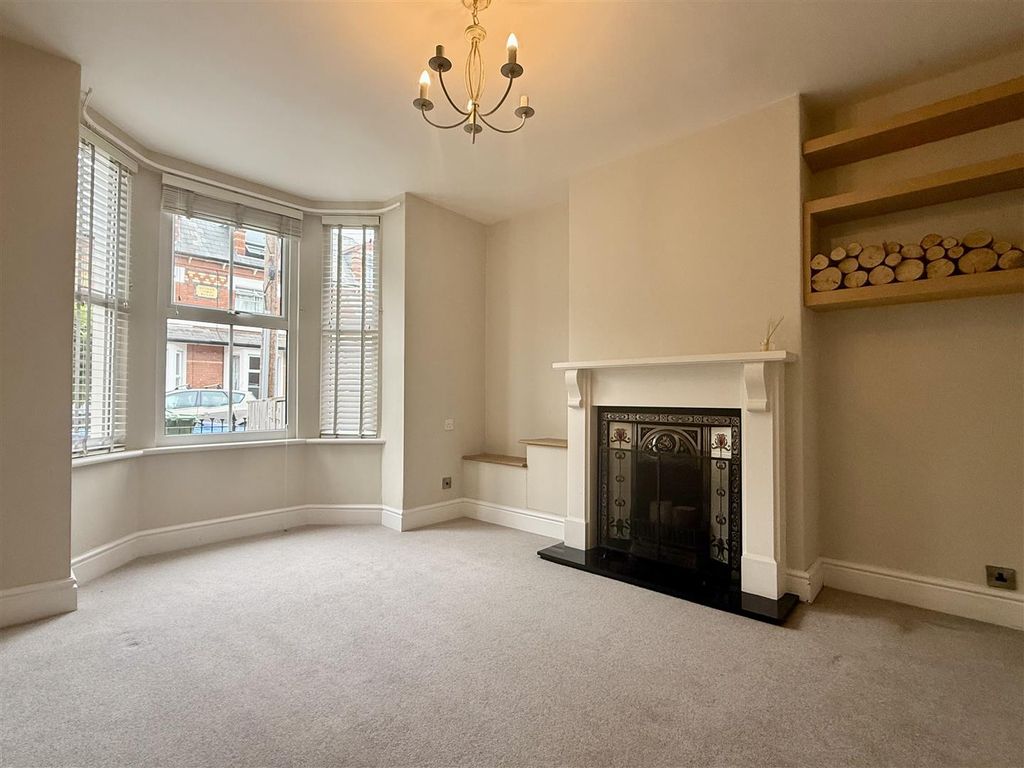 Property photo 2 of 16 Living Room