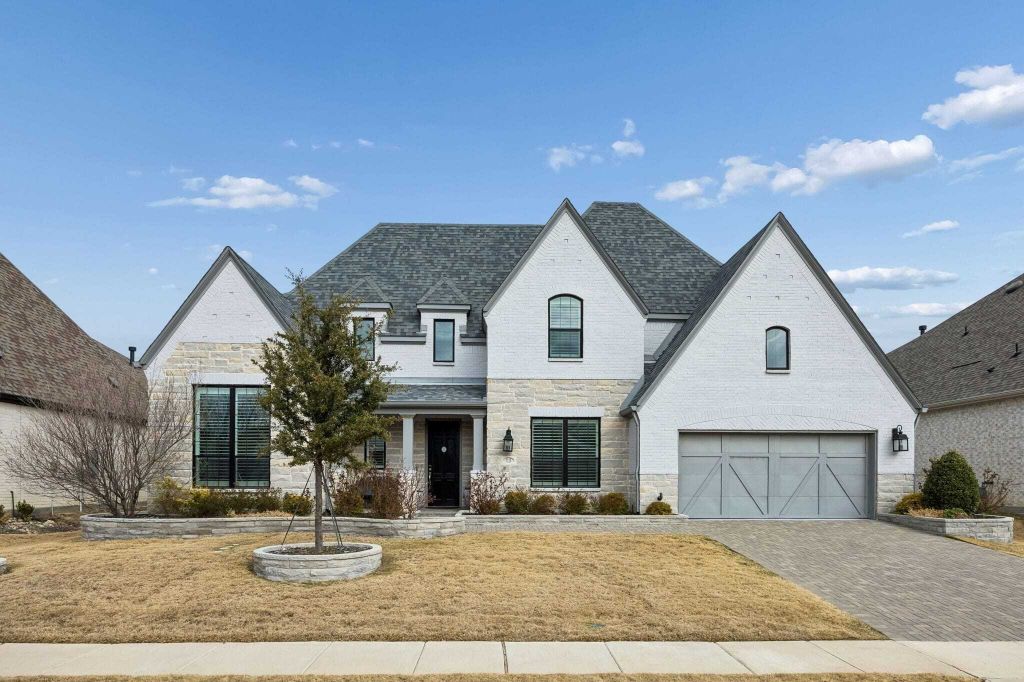 Property photo 1 of 31