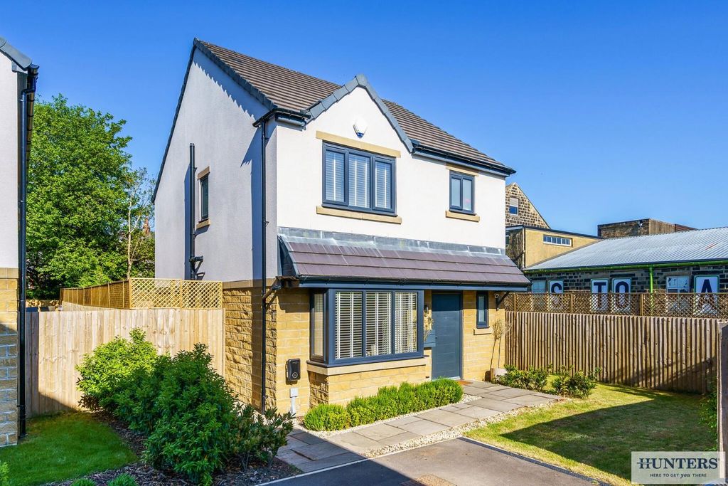 Property photo 1 of 25 91839_4-Ings-Grove-Guiseley-Leeds  (1) - Copy_Low.