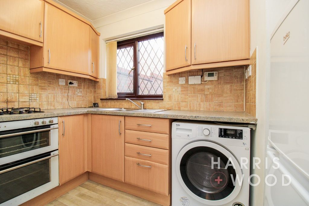 Property photo 3 of 15 46345610