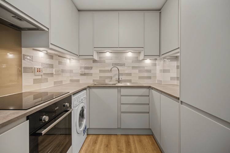 Property photo 1 of 7 336833