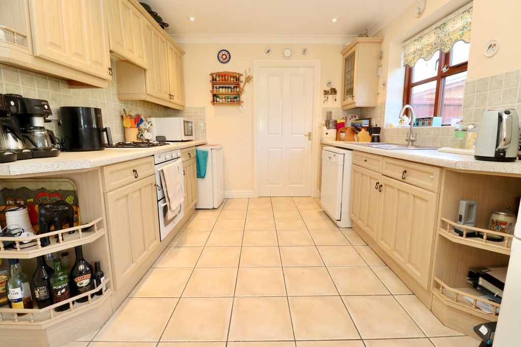 Property photo 3 of 18 Img_0779