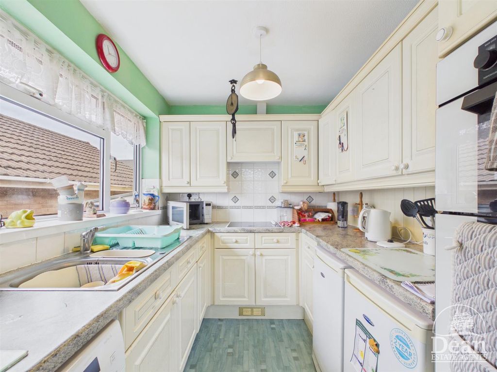 Property photo 3 of 18