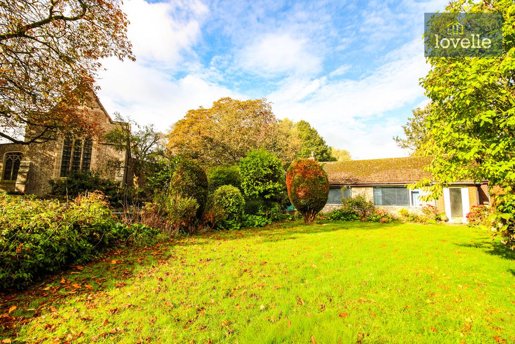 Property photo 2 of 18