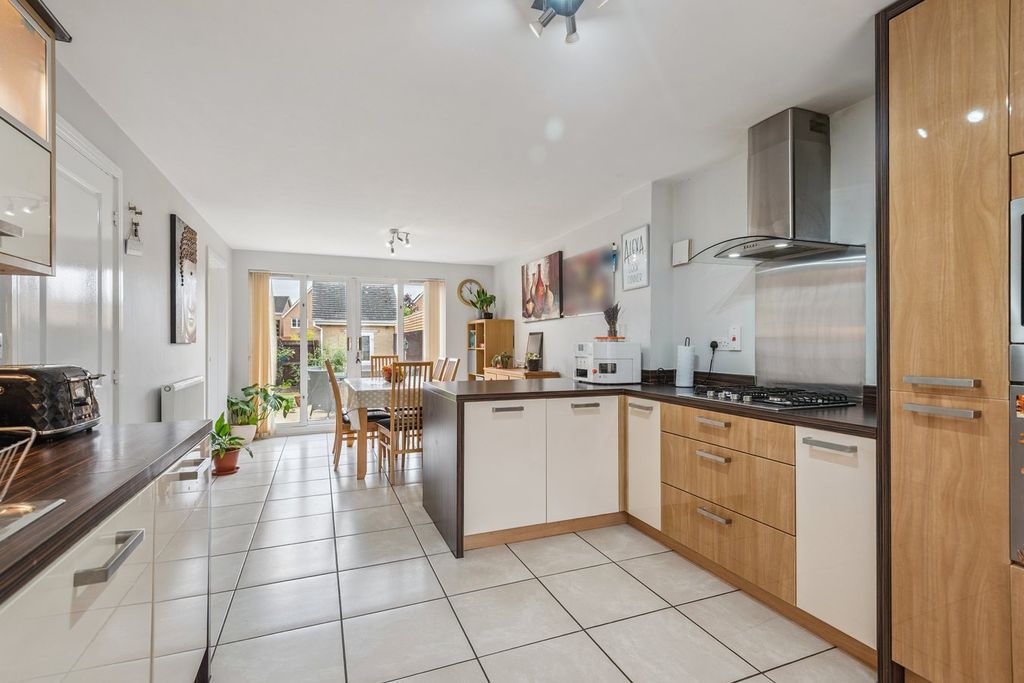 Property photo 3 of 26