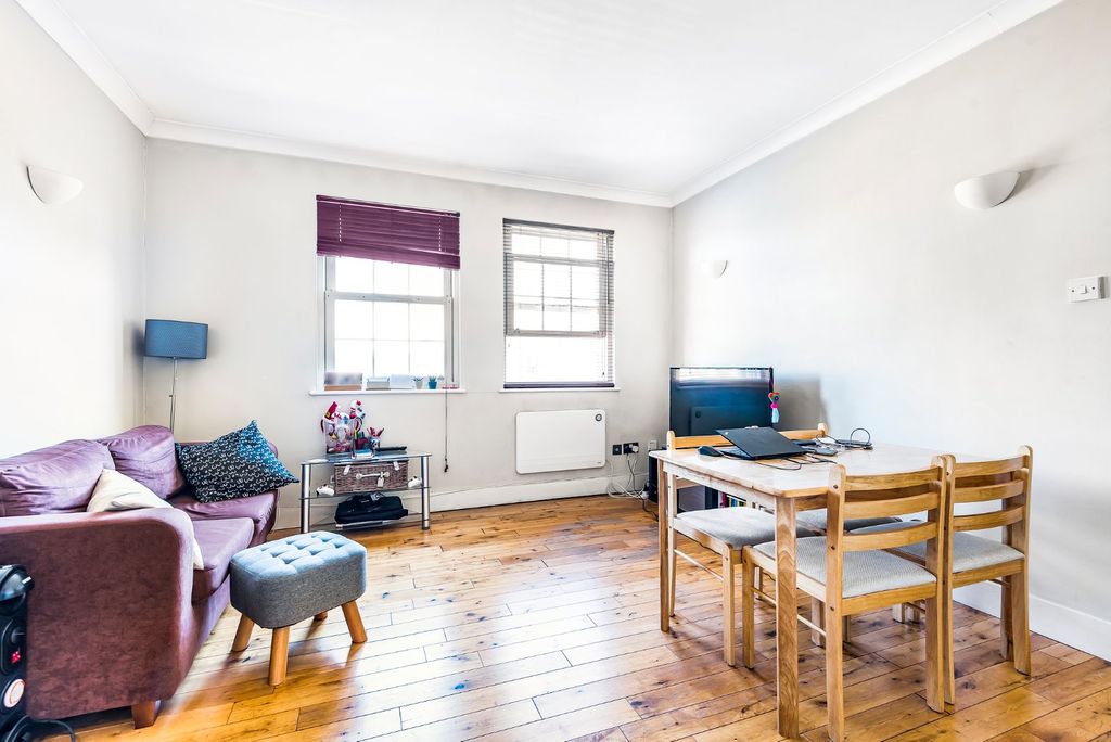 Property photo 2 of 8 Picture No. 13