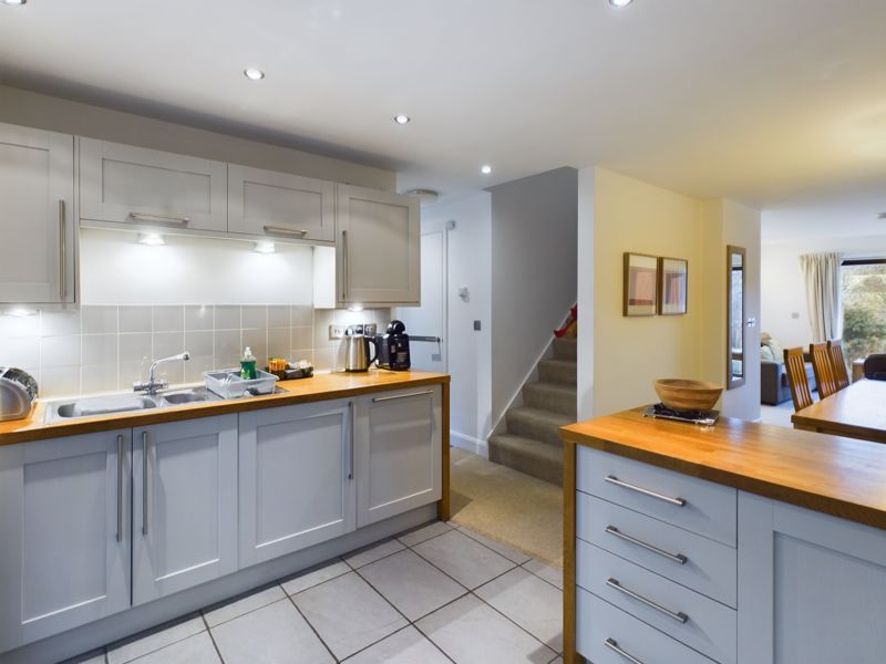 Property photo 3 of 23 Kitchen