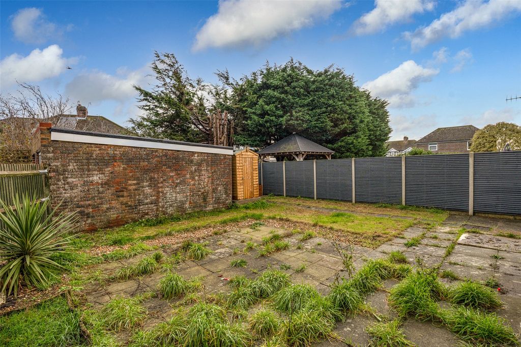 Property photo 2 of 18 Picture No. 16