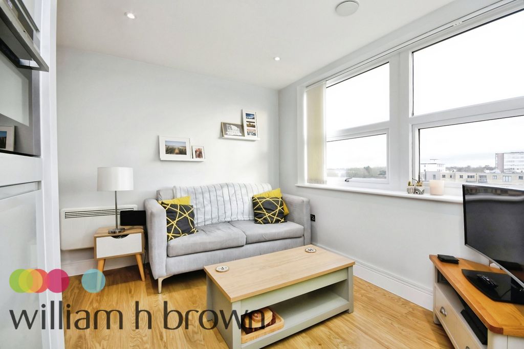 Property photo 3 of 16 Image