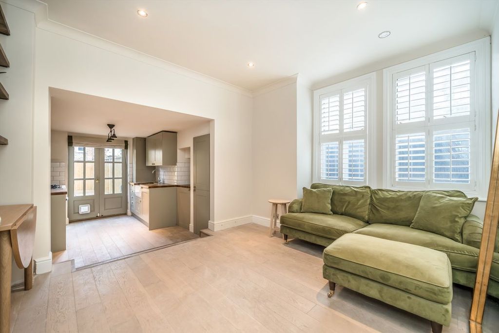 Property photo 3 of 8