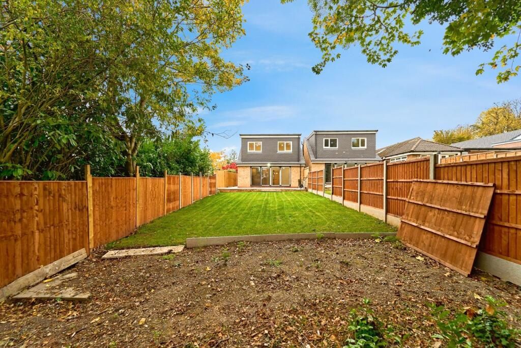 Property photo 2 of 13 Garden