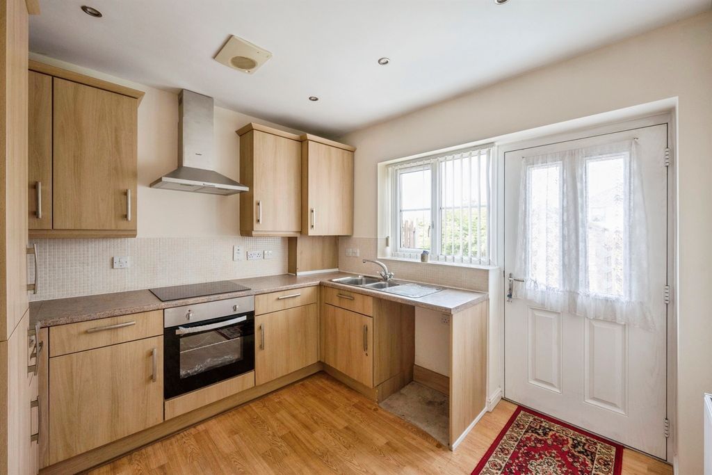 Property photo 3 of 17