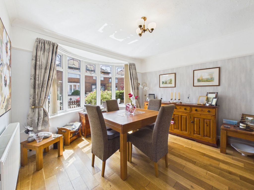 Property photo 3 of 17 Dining Room