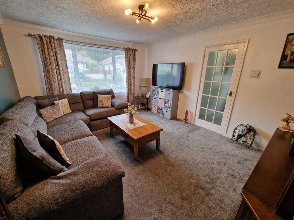 Property photo 2 of 12 Lounge